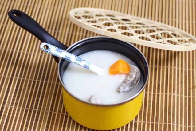 胡萝卜玉米排骨汤