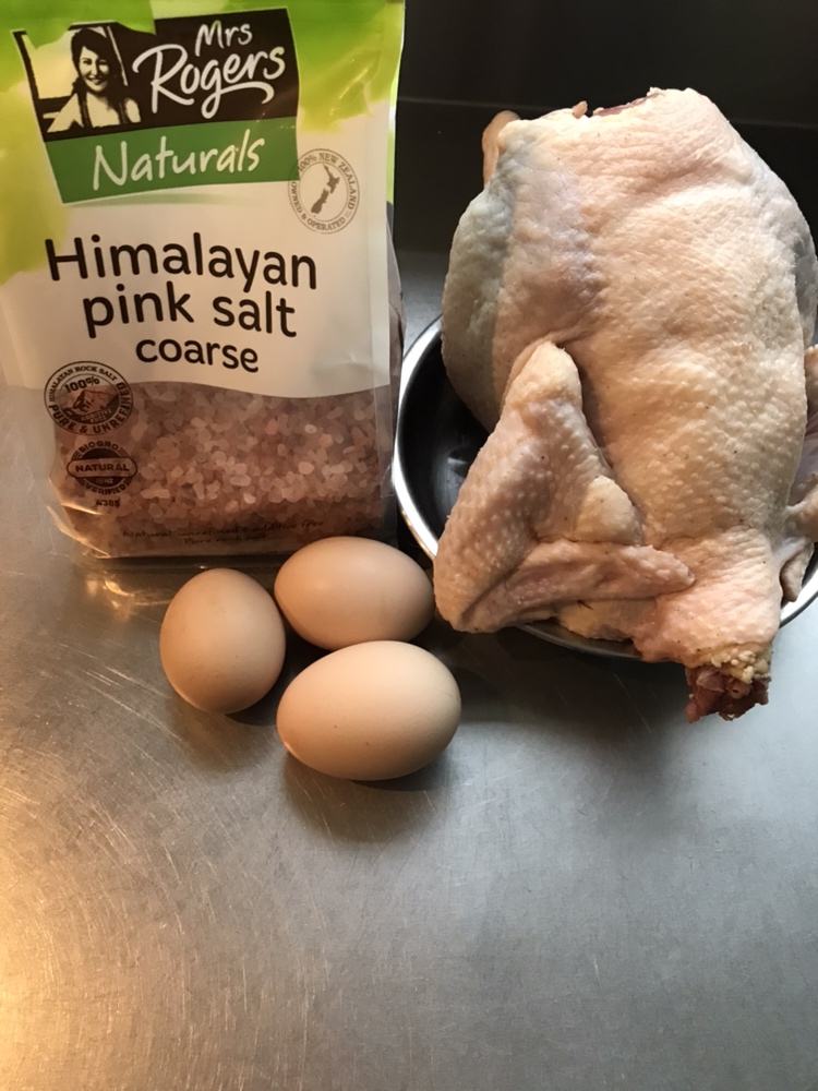 土豪版：喜玛拉雅山崖盐焗鸡的做法