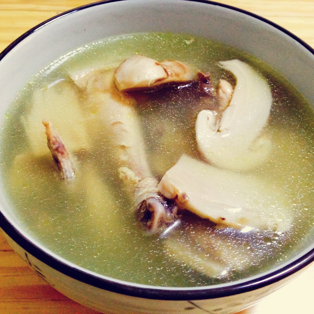 新鲜松茸炖鸡