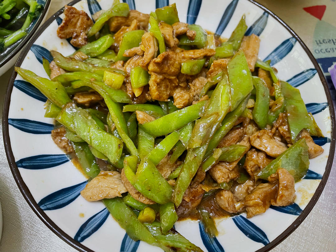 巨下饭的尖椒肉丝好吃得一碗接一碗