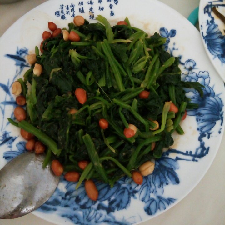 凉拌花生米菠菜