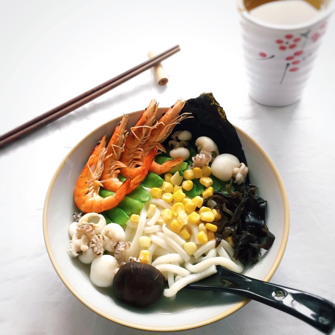 高汤海鲜面