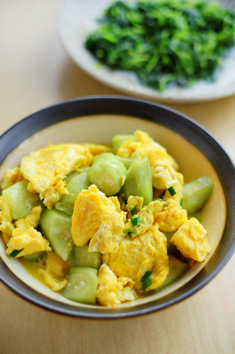 fanfanyang在魔都做的腐竹炒丝瓜(酷暑菜)