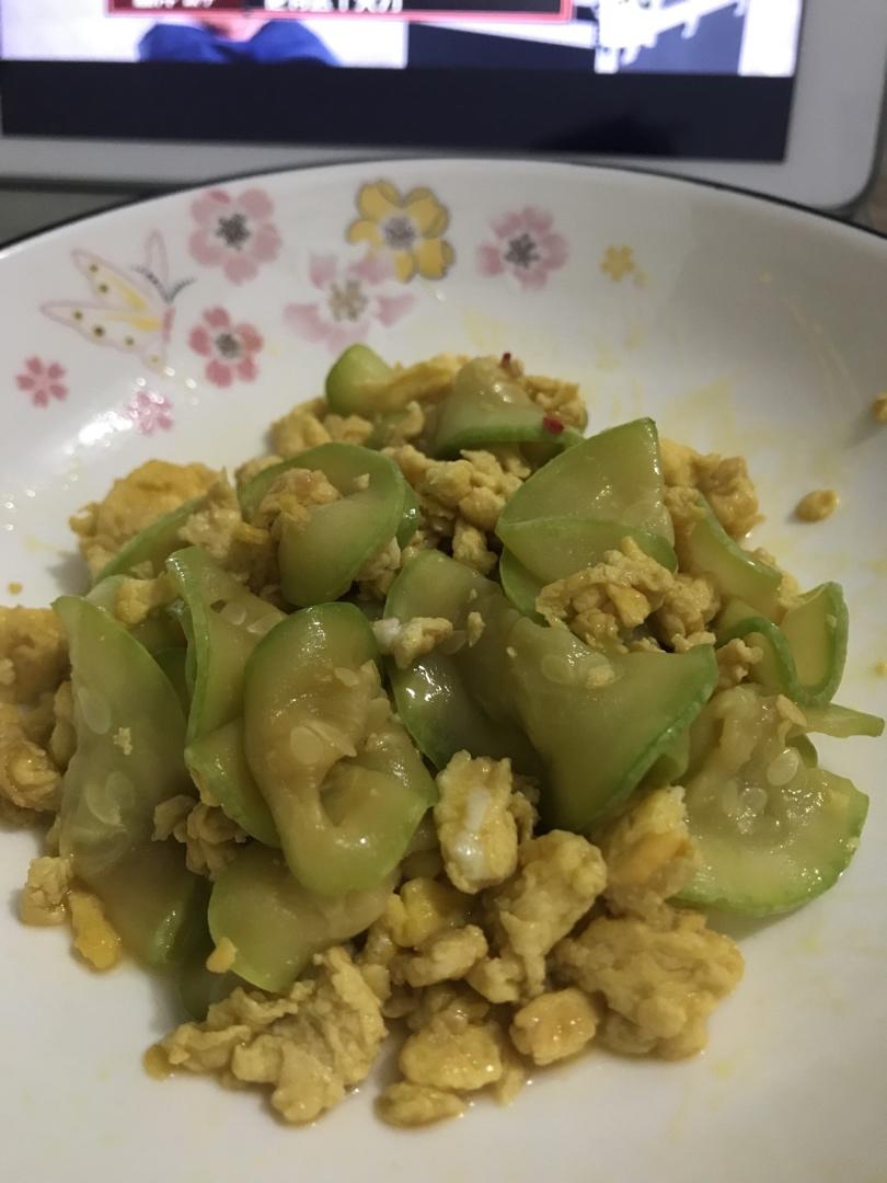 西葫芦炒鸡蛋(从不修图，拒绝夸张)