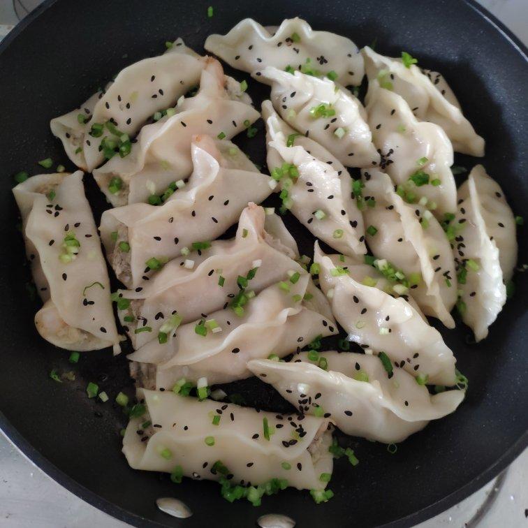 酥脆鲜虾锅贴