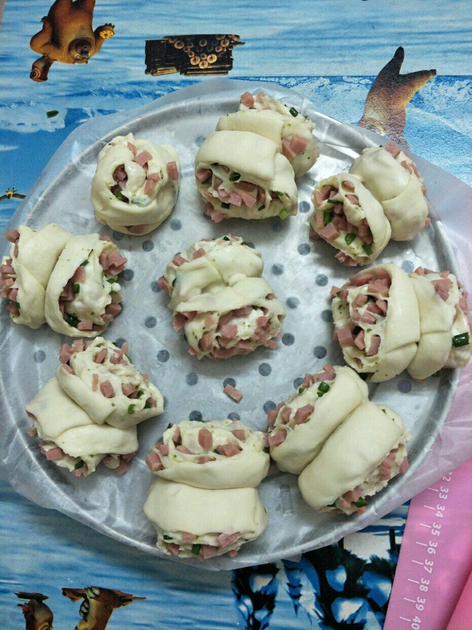 最好吃的火腿葱香花卷—附让葱不变黄的小窍门