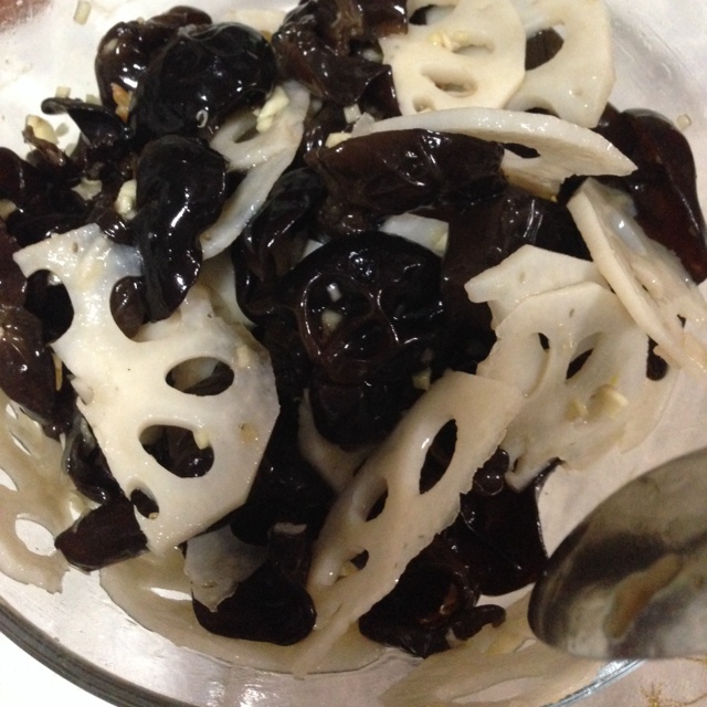 stella梓涵姑娘做的凉拌藕片木耳