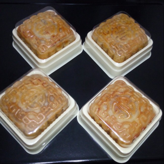 广式月饼——蛋黄莲蓉月饼