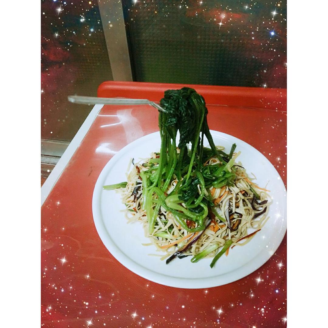 会站的面条