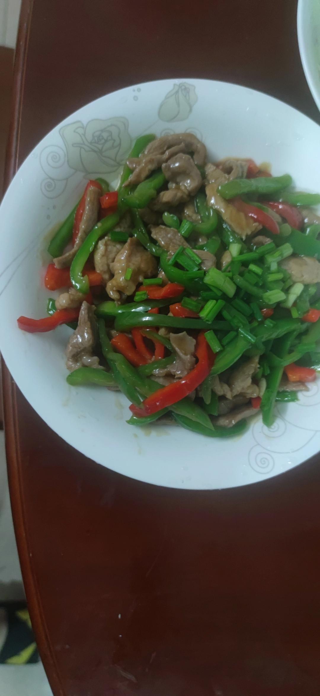 ‼️好吃到舔盘的青椒肉丝盖浇饭