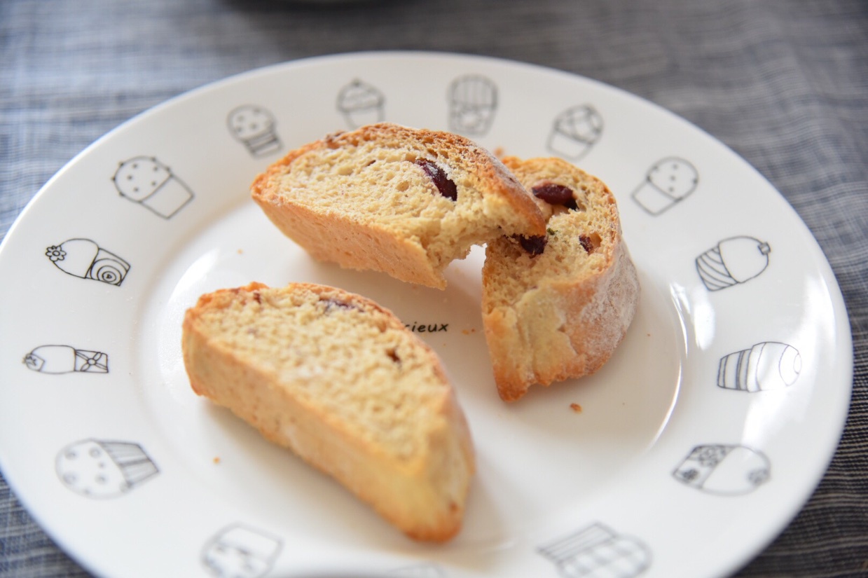 超级无敌美少女嘤嘤嘤做的黄油砂糖面包干rusk