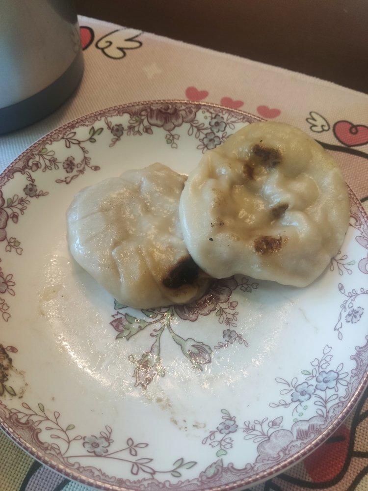 猪肉芹菜馅饼，皮薄馅厚