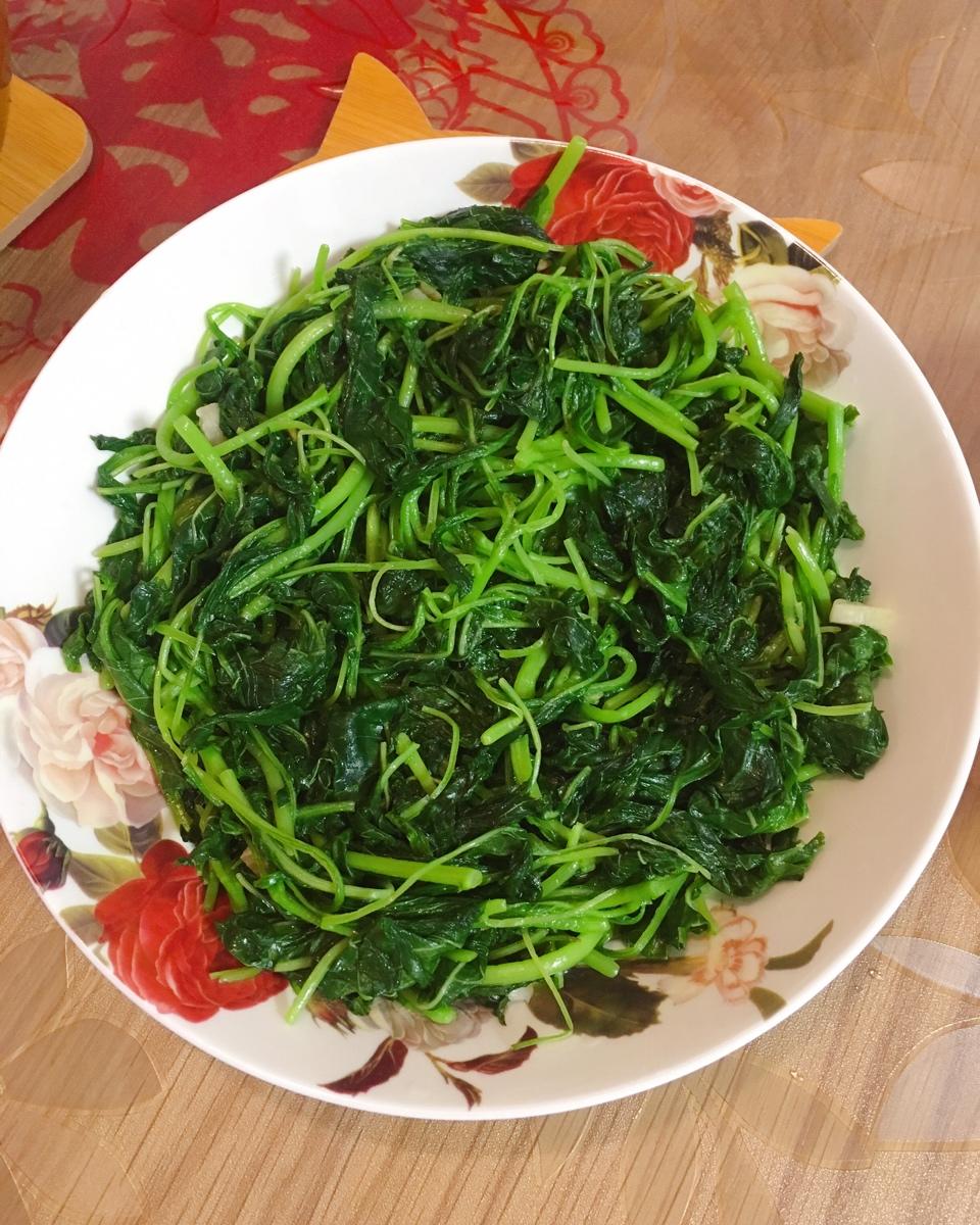 小小厨娘嘿做的蒜泥清炒米苋
