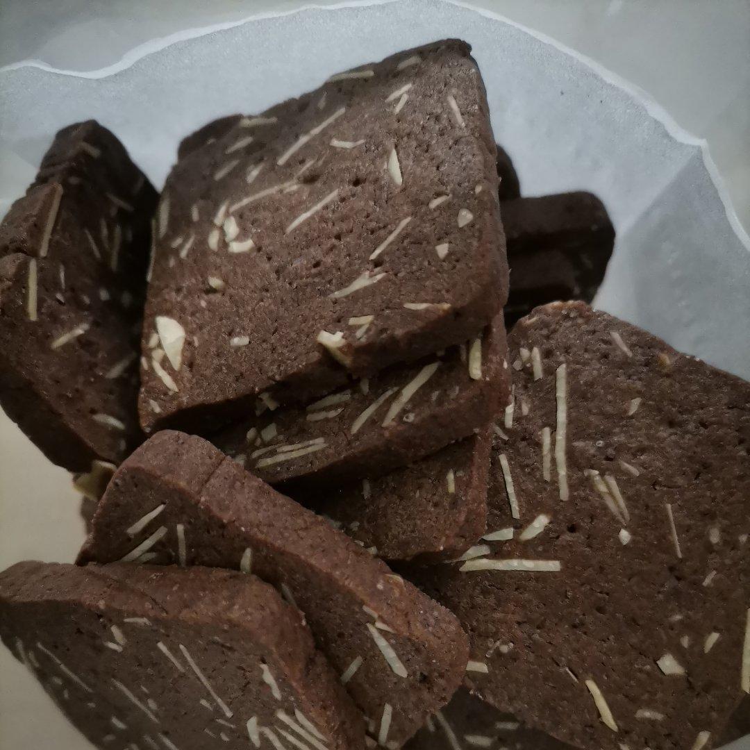 巧克力控必做👉一口酥脆的杏仁巧克力曲奇🍪