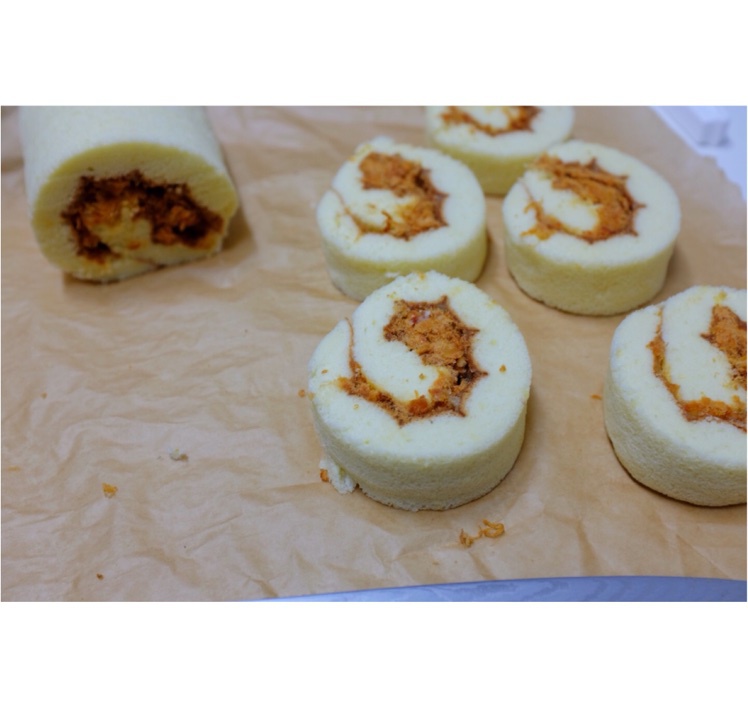 肉松戚风蛋糕卷