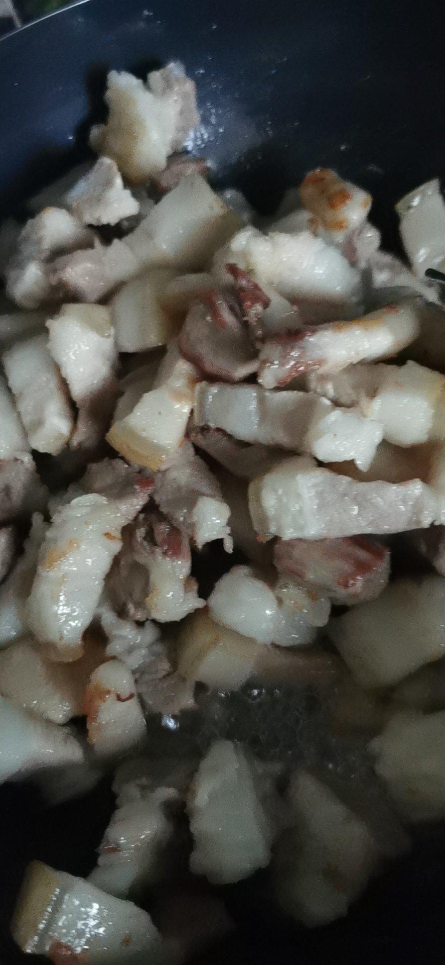 鹌鹑蛋炖五花肉