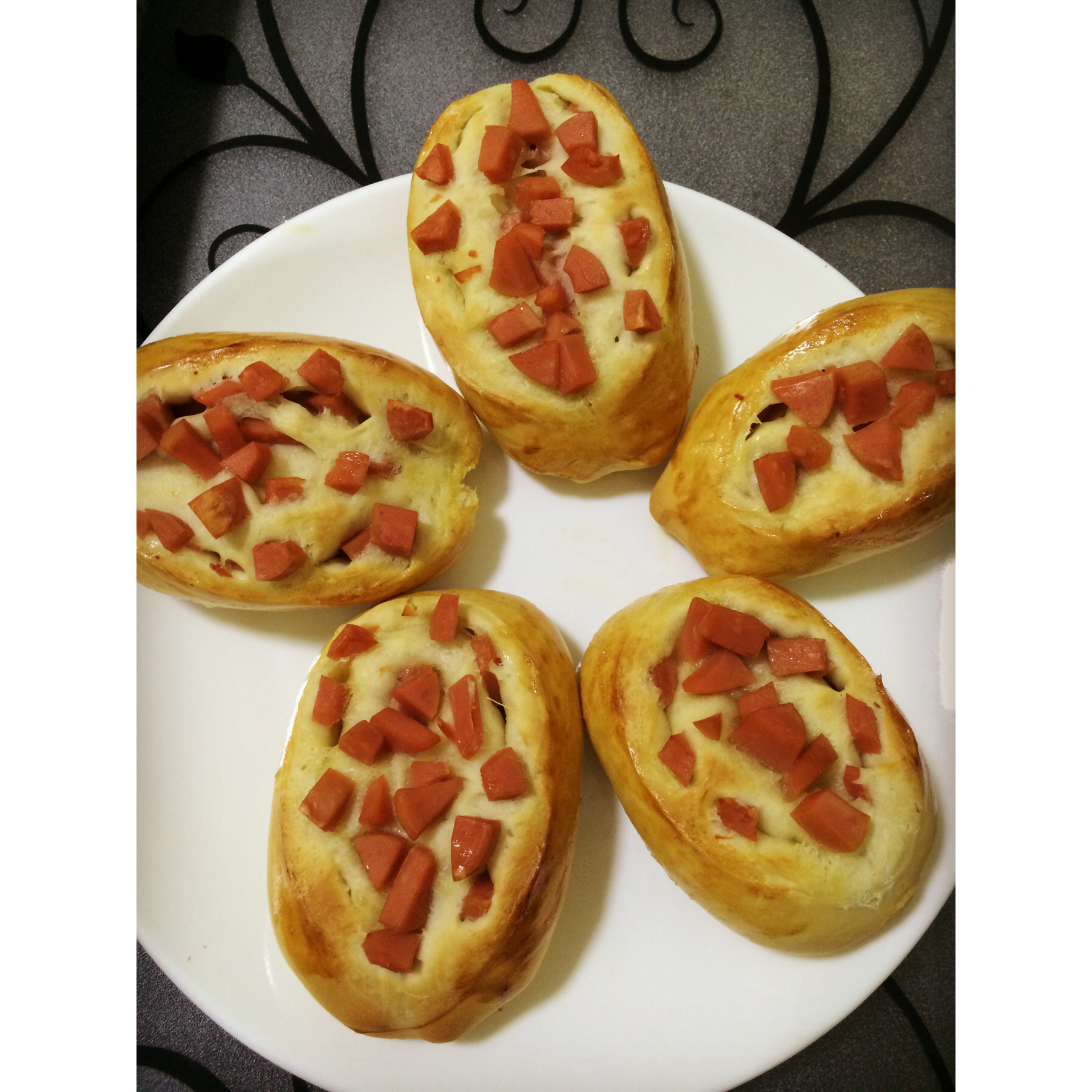 红肠面包