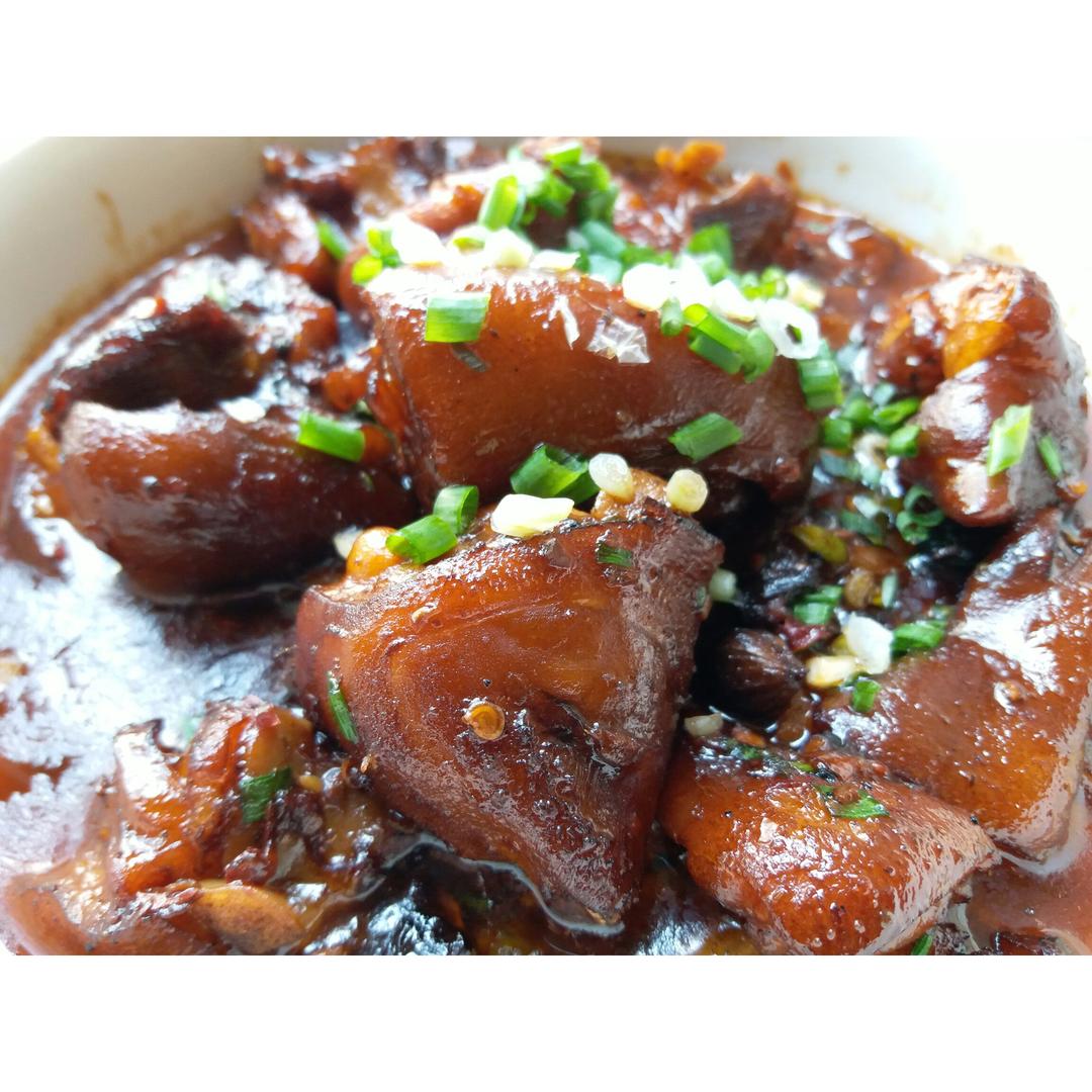 美味的家常菜：红烧猪蹄