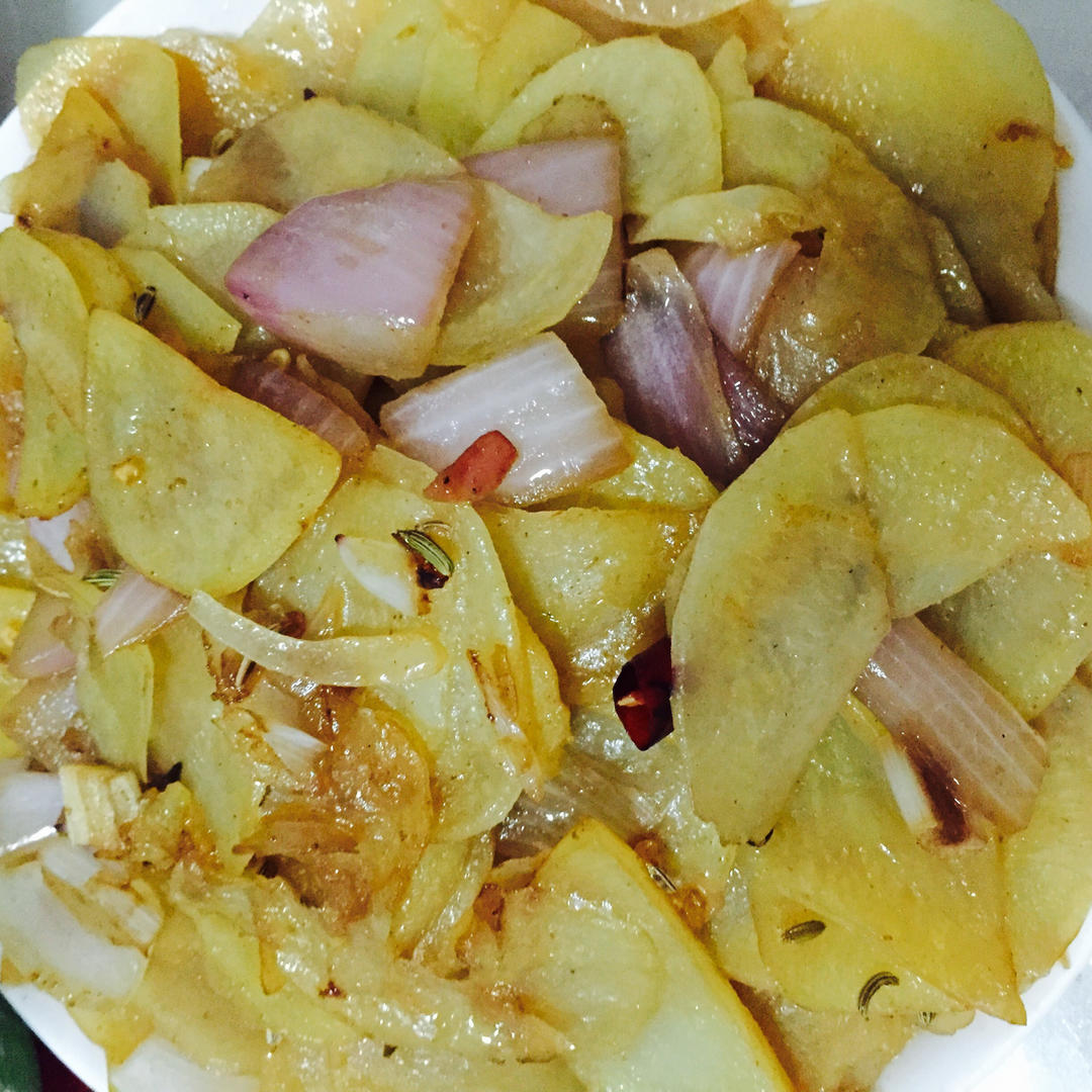 边吃边流泪的「孜然土豆片」