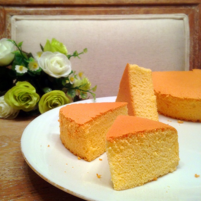 超简单完美戚风蛋糕（6寸2蛋）附打发、翻拌、脱模视频