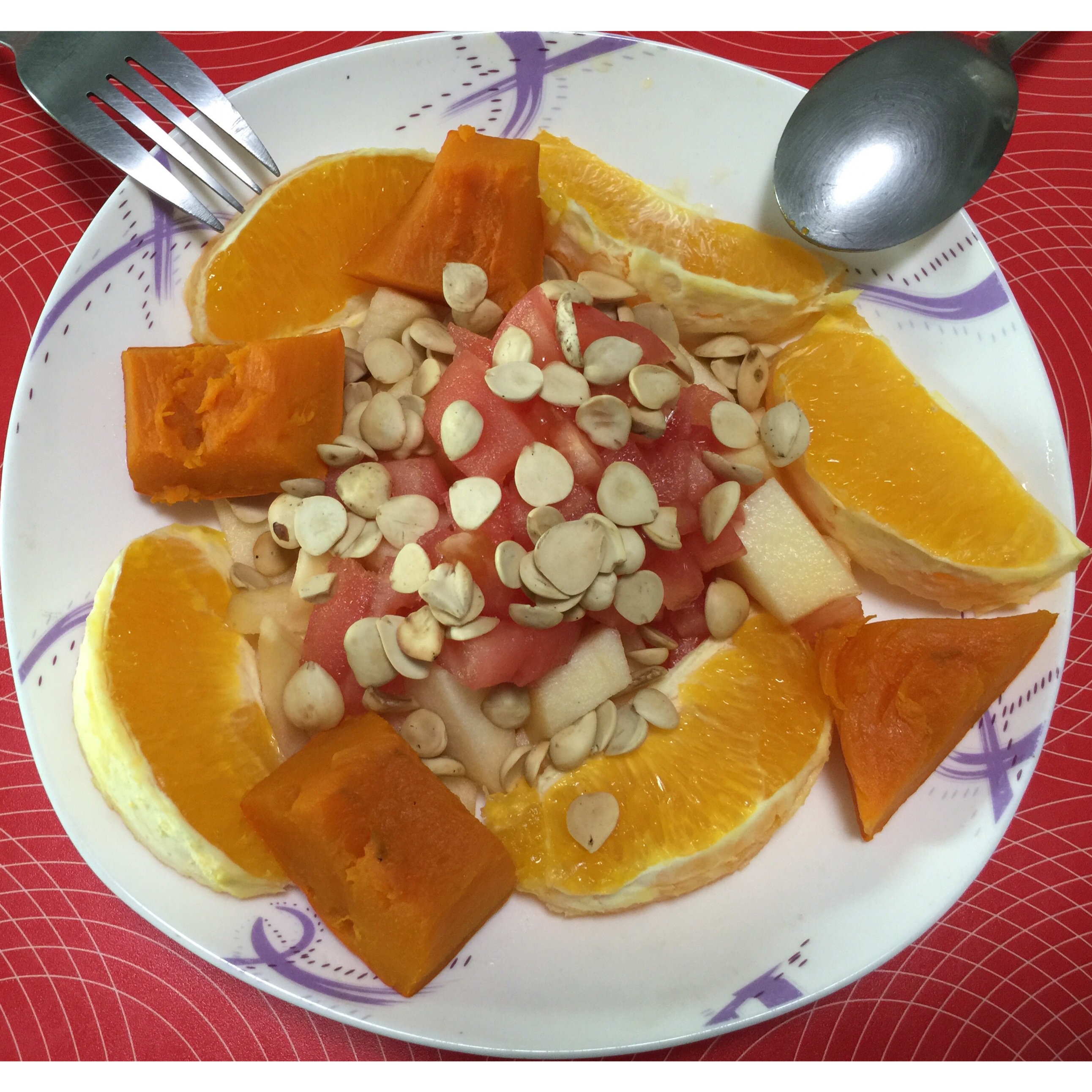 牛油果咸蛋早餐色拉