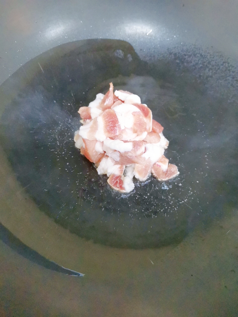 夏日爽口菜-黄瓜炒海鲜菇的做法 步骤3