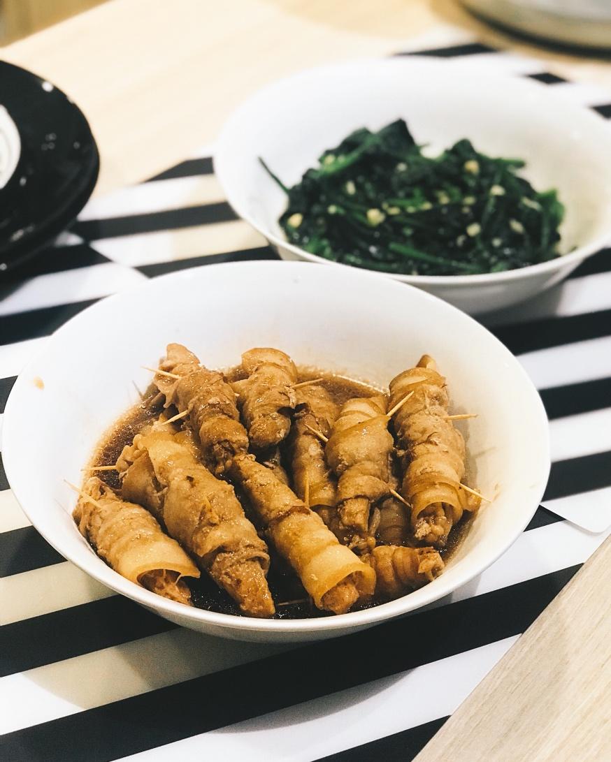 五花肉金针菇卷