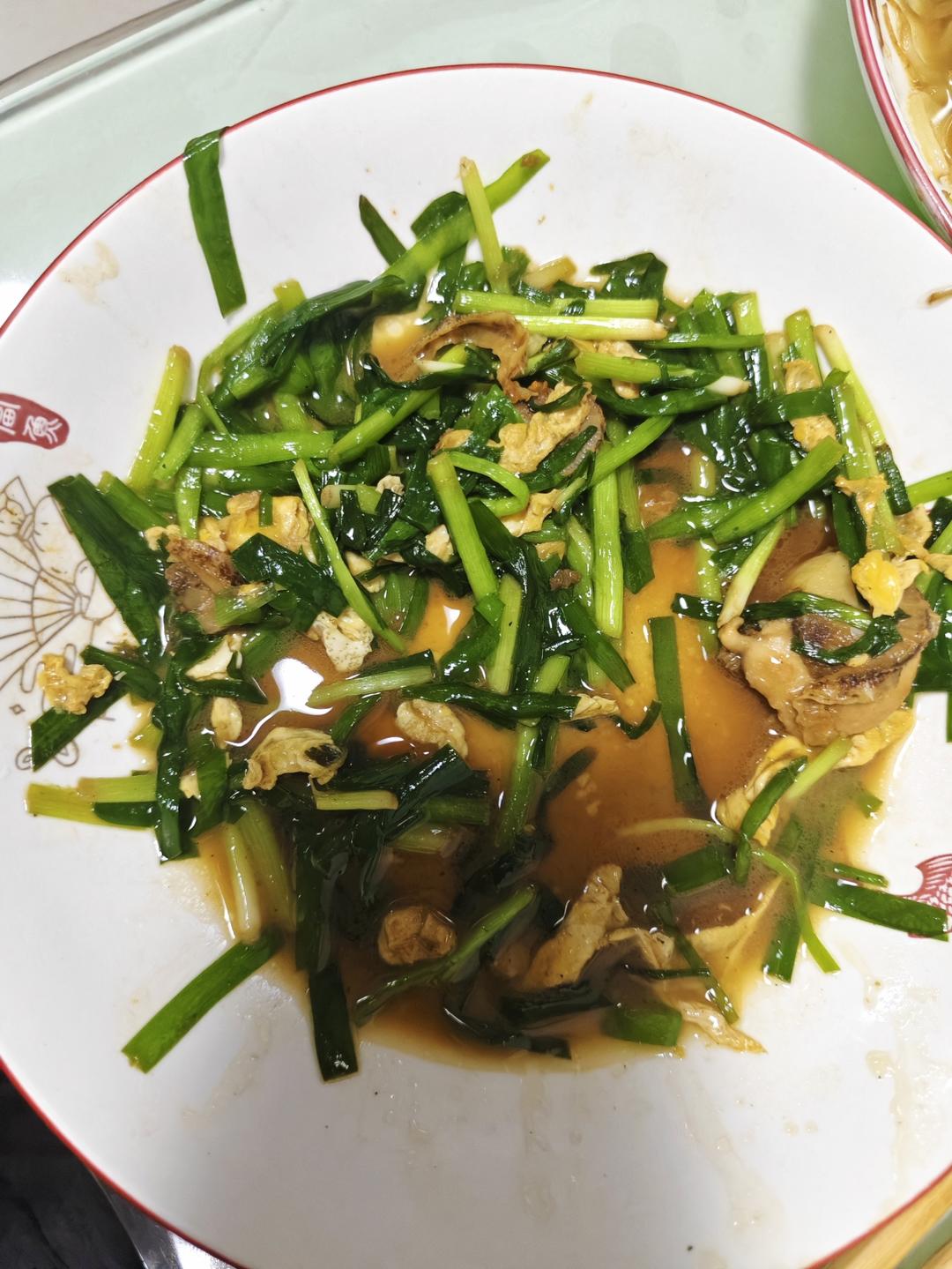 韭菜炒鸡蛋炒蚬子