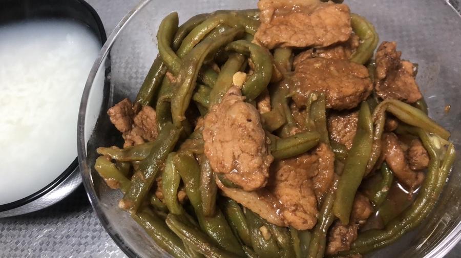 百吃不厌的东北豆角炖肉