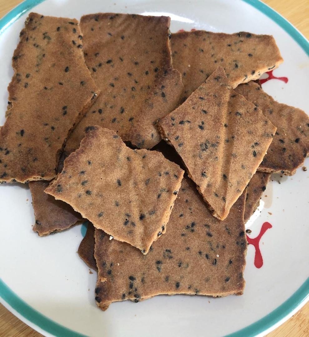 越吃越想吃——黑白芝麻薄脆