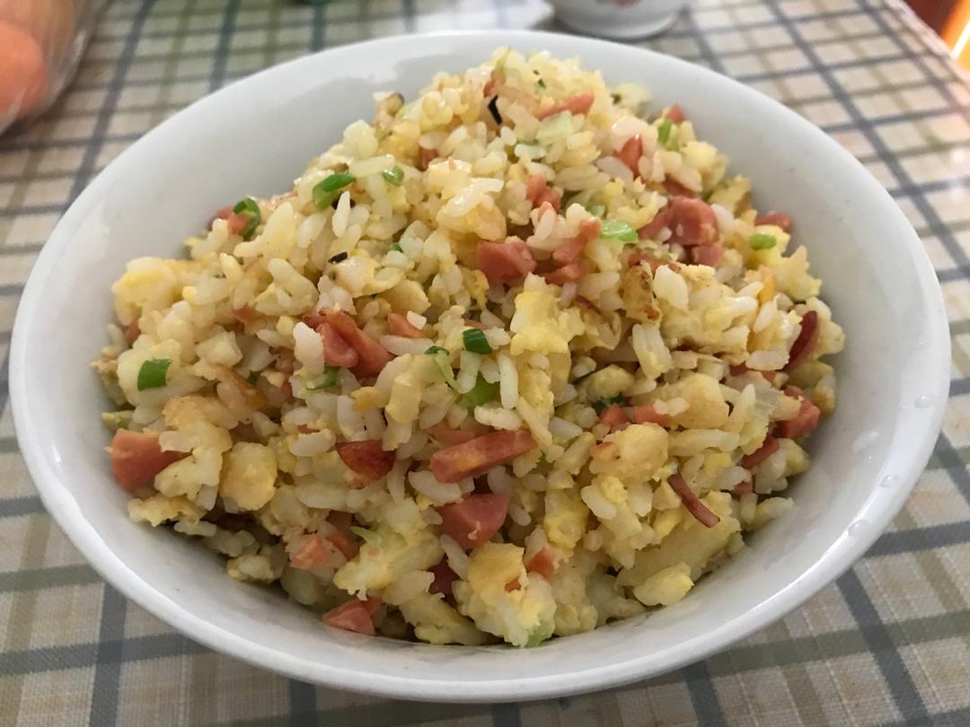 粒粒炒饭（米饭不粘粒粒分明的方法）