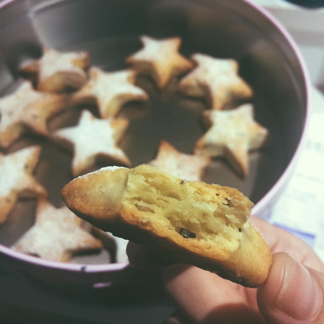 多余打发奶油的用法：香脆芝麻饼干