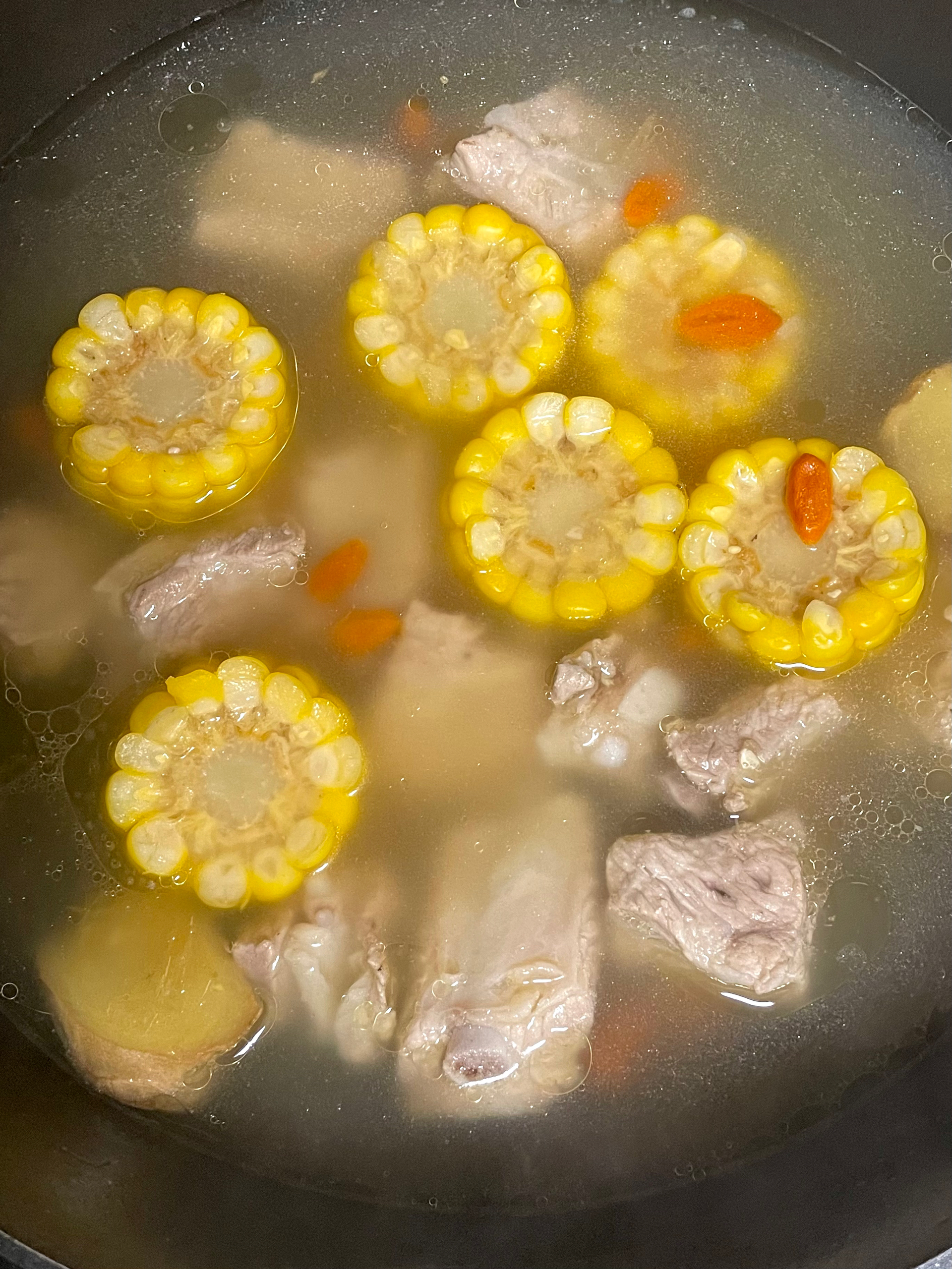 术后排骨玉米枸杞汤的做法
