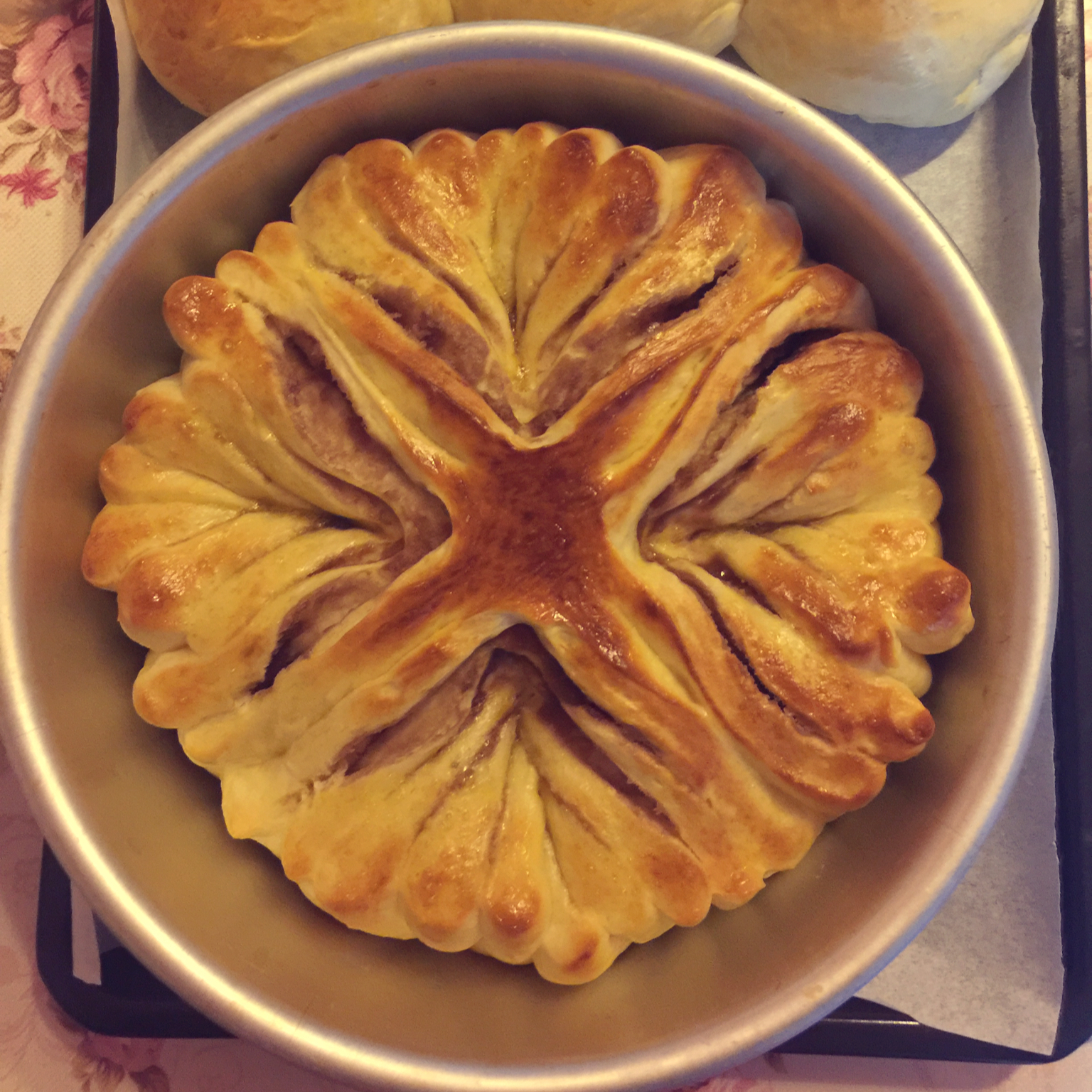 豆沙花式面包