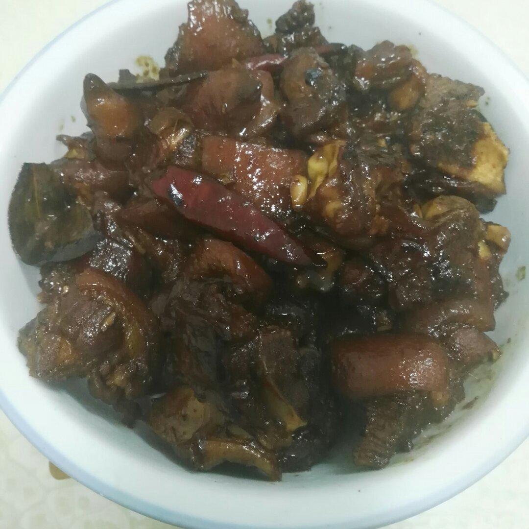 美味的家常菜：红烧猪蹄