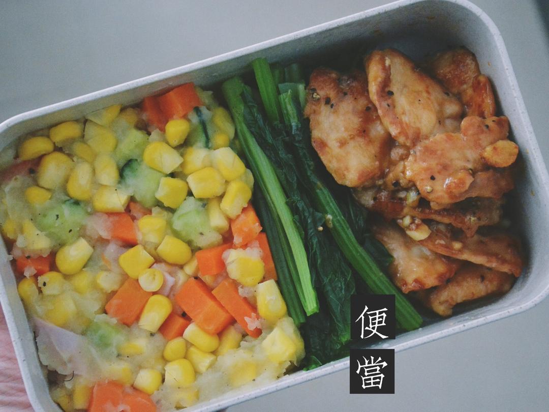 健身厨男版：香煎滑嫩鸡胸肉，全网最流行的鸡胸吃法！
