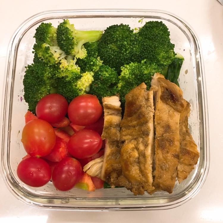 减脂餐 — 烤鸡胸肉沙拉