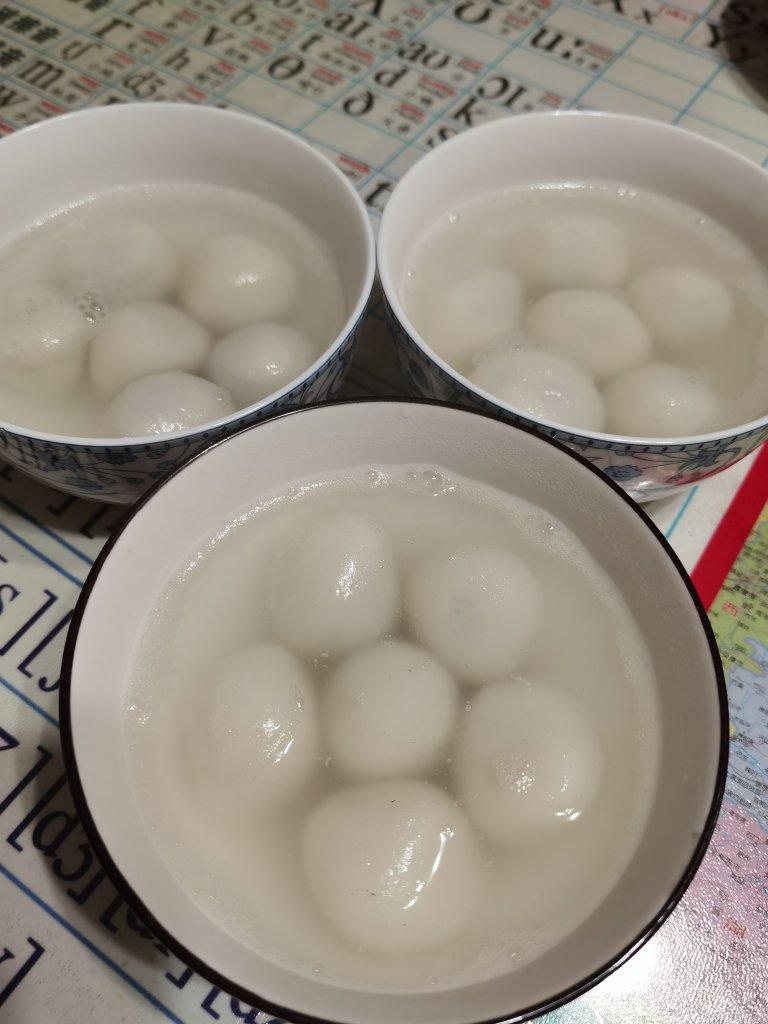 自制黑芝麻汤圆-自制糯米粉+馅料(超简单)