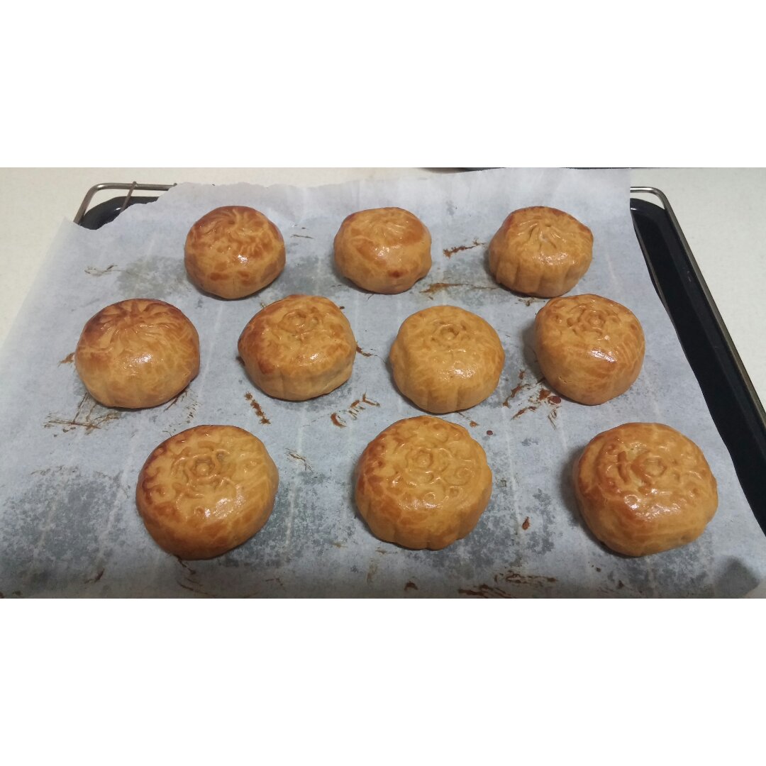 广式月饼——蛋黄莲蓉月饼