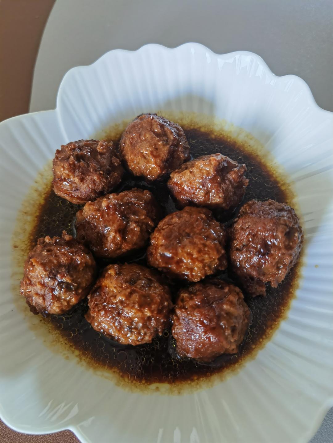 简单的红烧狮子头～拌饭太香了