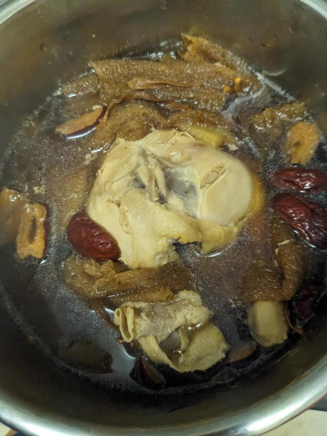 竹荪虫草花鸡汤