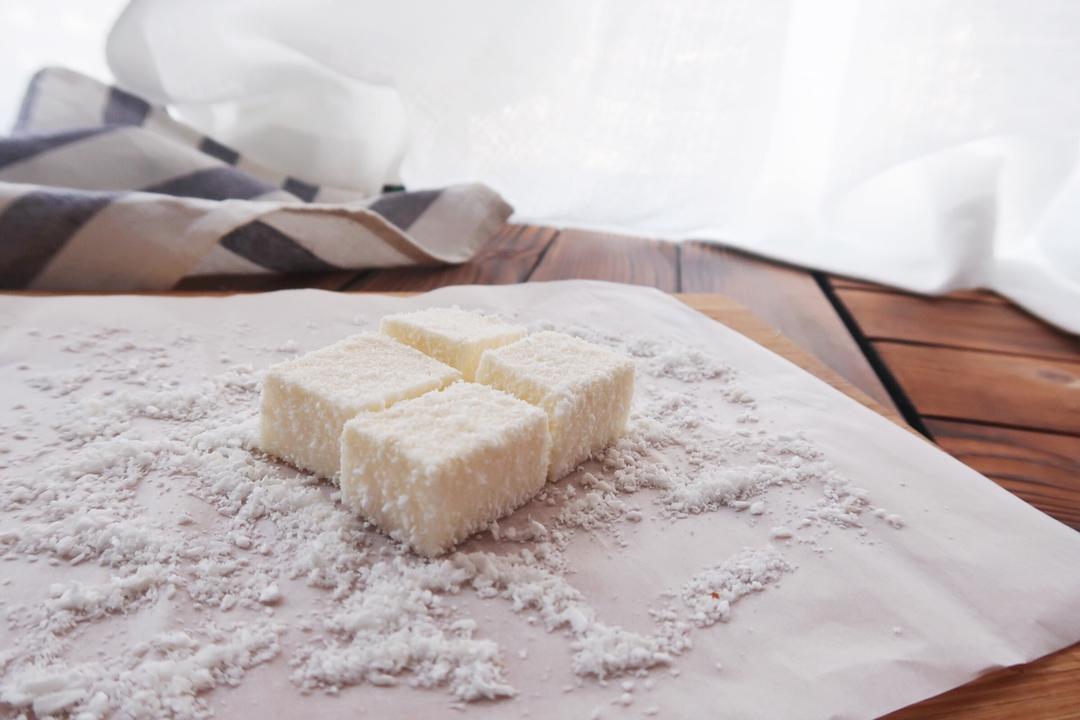 完胜85度C牛奶椰丝小方