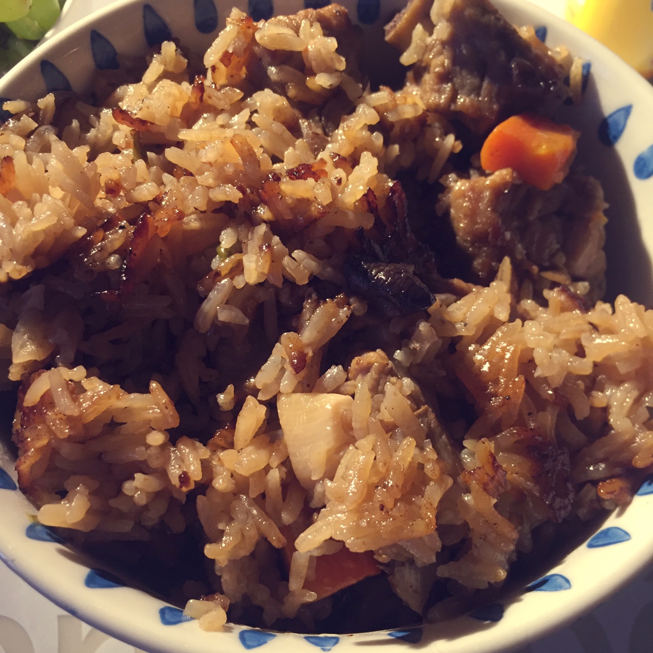 喷香排骨焖饭（爆好吃）