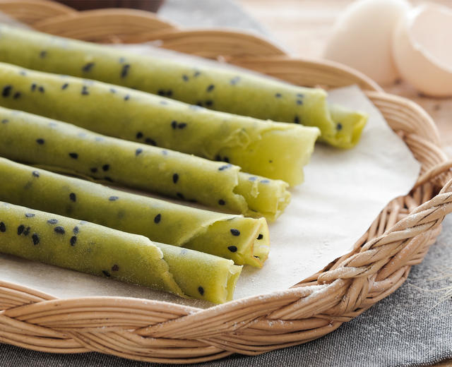 碧绿脆蛋卷的做法