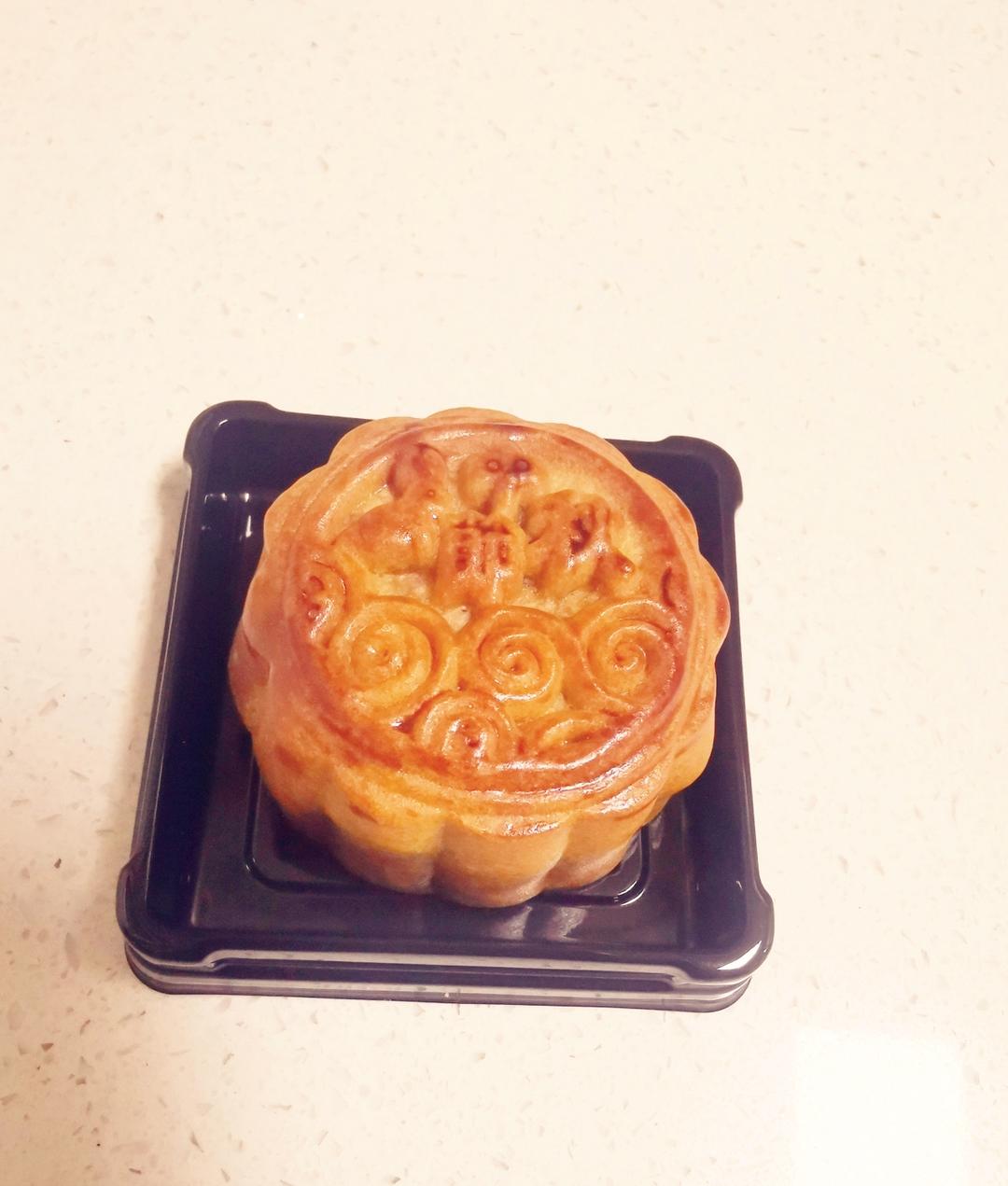 广式月饼—蛋黄莲蓉月饼