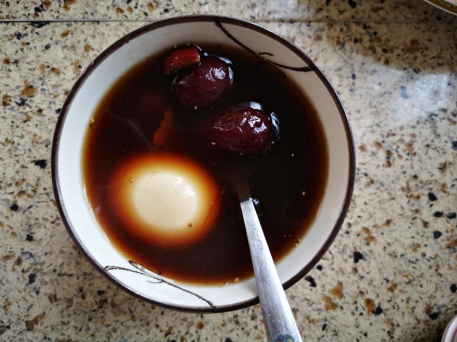 当归黄芪红枣炖鸡蛋