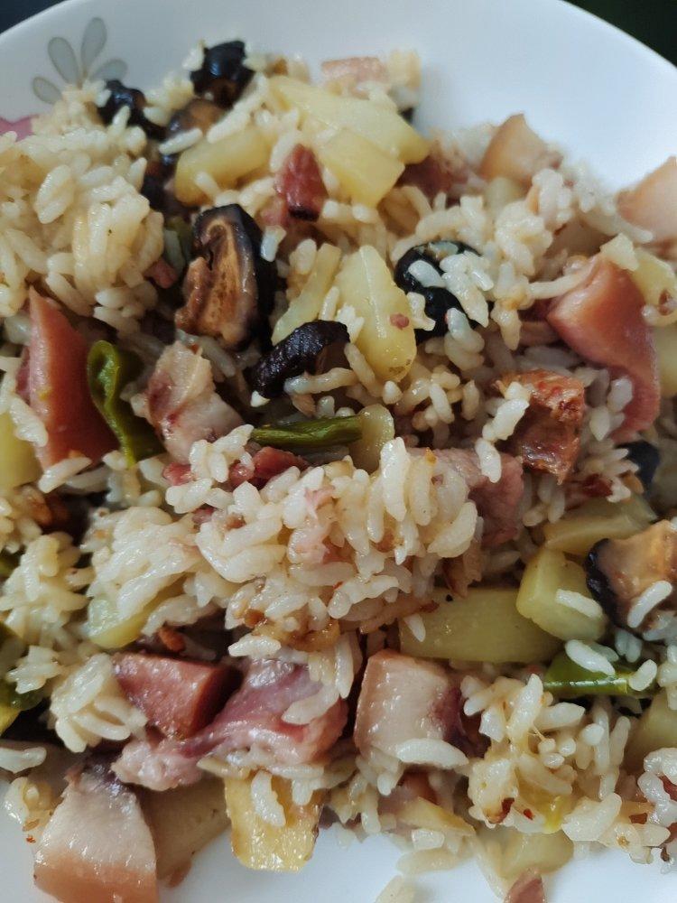 快手一锅闷咸米饭