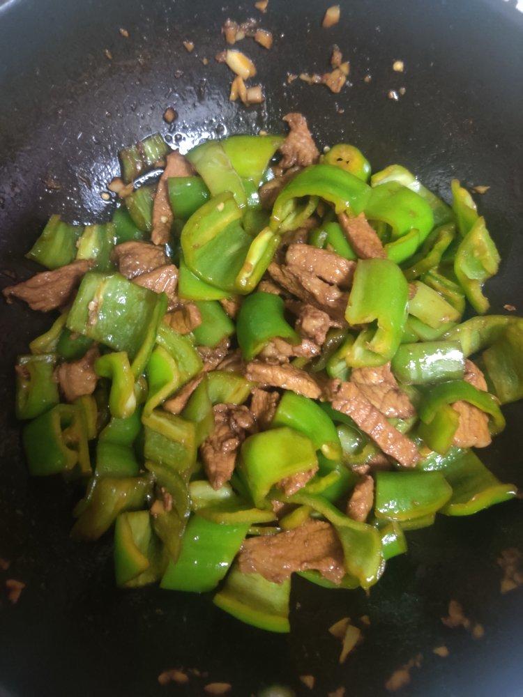 下饭神器👉青椒炒肉