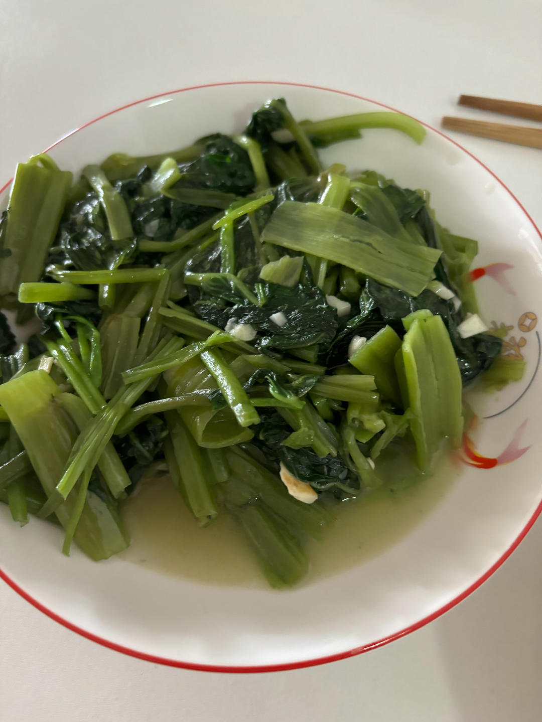 厨师长教你：“蒜爆空心菜”的家常做法，蒜香浓郁，口感爽脆
