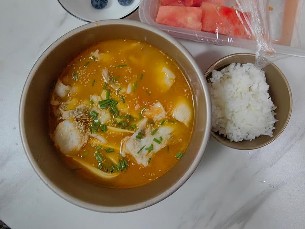 番茄鱼巴沙鱼（也可以用番茄龙利鱼），番茄酱汁超浓郁，营养又下饭！